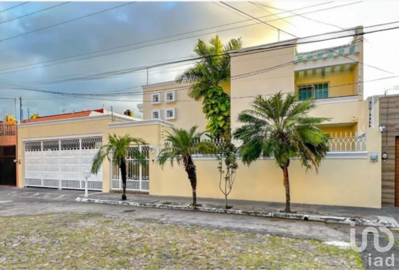 Casa en Venta en Lomas Vistahermosa, Colima, Colima | NEX-289599 | iad México | Foto 2 de 25