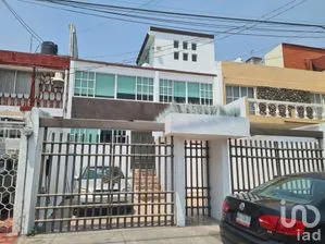 NEX-296714 - Casa en Venta, con 4 recamaras, con 1 baño, con 192 m2 de construcción en El Mirador, CP 53050, México.