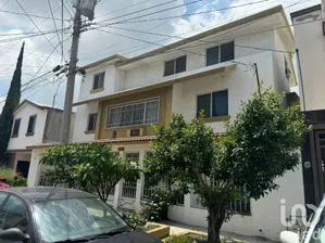 NEX-237255 - Casa en Venta, con 4 recamaras, con 4 baños, con 349 m2 de construcción en Cumbres Quinta Real, CP 64347, Nuevo León.