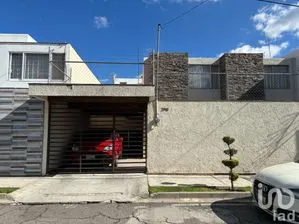 NEX-185382 - Casa en Venta, con 4 recamaras, con 3 baños, con 207 m2 de construcción en La Tarjeta, CP 72530, Puebla.