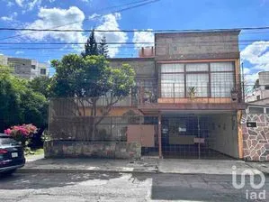 NEX-216992 - Casa en Venta, con 5 recamaras, con 3 baños, con 234 m2 de construcción.