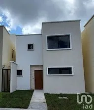 NEX-185203 - Casa en Venta, con 3 recamaras, con 2 baños, con 118 m2 de construcción en Residencial Monte Verde, CP 77536, Quintana Roo.