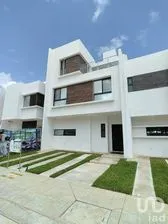 NEX-189477 - Casa en Venta, con 3 recamaras, con 3 baños, con 164 m2 de construcción.