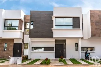 NEX-189546 - Casa en Venta, con 3 recamaras, con 3 baños, con 132 m2 de construcción.