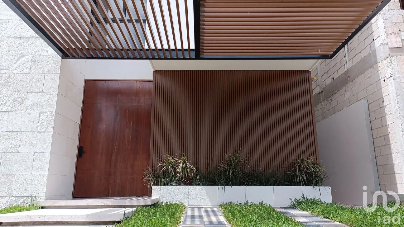 Casa en Venta en Residencial Cumbres, Benito Juárez, Quintana Roo | NEX-256789 | iad México | Foto 1 de 18