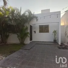NEX-295187 - Casa en Venta, con 2 recamaras, con 1 baño, con 69 m2 de construcción en Jade Residencial Club, CP 77536, Quintana Roo.
