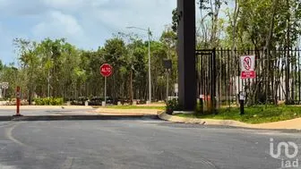 NEX-295194 - Departamento en Venta, con 3 recamaras, con 2 baños, con 81 m2 de construcción en Supermanzana 528, CP 77535, Quintana Roo.