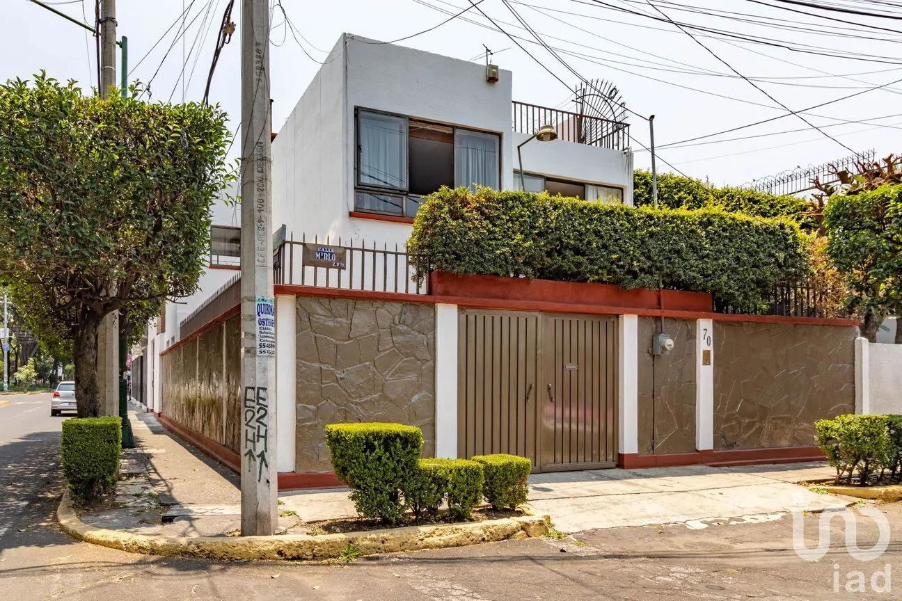 Casa en Venta en El Rosedal, Coyoacán, Ciudad de México | NEX-7614 | iad México | Foto 1 de 31