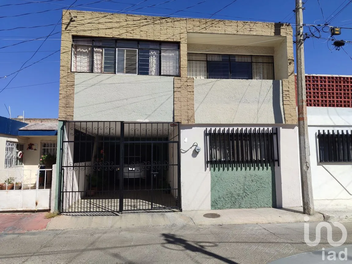 Casa en Venta en La Perla, Guadalajara, Jalisco | NEX-189562 | iad México | Foto 1 de 18