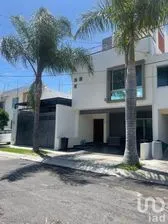 NEX-193136 - Casa en Venta, con 3 recamaras, con 3 baños, con 150 m2 de construcción en Valle de San Isidro, CP 45133, Jalisco.