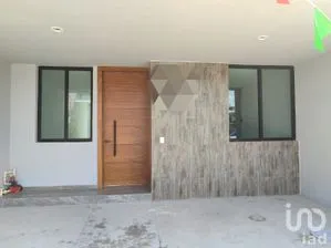 NEX-237186 - Casa en Venta, con 4 recamaras, con 3 baños, con 175 m2 de construcción en Real de Valdepeñas, CP 45130, Jalisco.