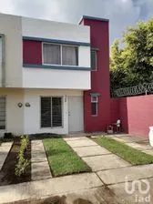 NEX-243417 - Casa en Venta, con 3 recamaras, con 2 baños, con 87 m2 de construcción en Amaranto Residencial, CP 45200, Jalisco.