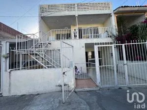 NEX-253426 - Casa en Venta, con 5 recamaras, con 2 baños, con 186 m2 de construcción en Parques del Auditorio, CP 45180, Jalisco.