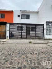 NEX-190832 - Casa en Venta, con 3 recamaras, con 3 baños, con 180 m2 de construcción en Villas Universidad, CP 48290, Jalisco.