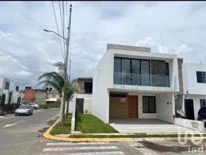 NEX-189405 - Casa en Venta, con 3 recamaras, con 2 baños, con 138 m2 de construcción en Real Del Valle, CP 45654, Jalisco.