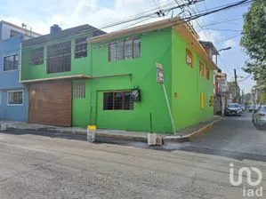 NEX-249872 - Casa en Venta, con 4 recamaras, con 3 baños, con 198 m2 de construcción en Emiliano Zapata Fraccionamiento Popular, CP 04919, Ciudad de México.