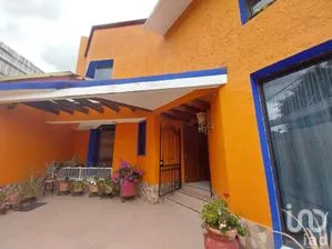 NEX-258609 - Casa en Venta, con 3 recamaras, con 4 baños, con 219 m2 de construcción en San Felipe del Agua, CP 68026, Oaxaca.