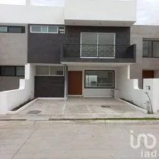 NEX-190531 - Casa en Venta, con 3 recamaras, con 3 baños, con 250 m2 de construcción en Altavista Juriquilla, CP 76230, Querétaro.