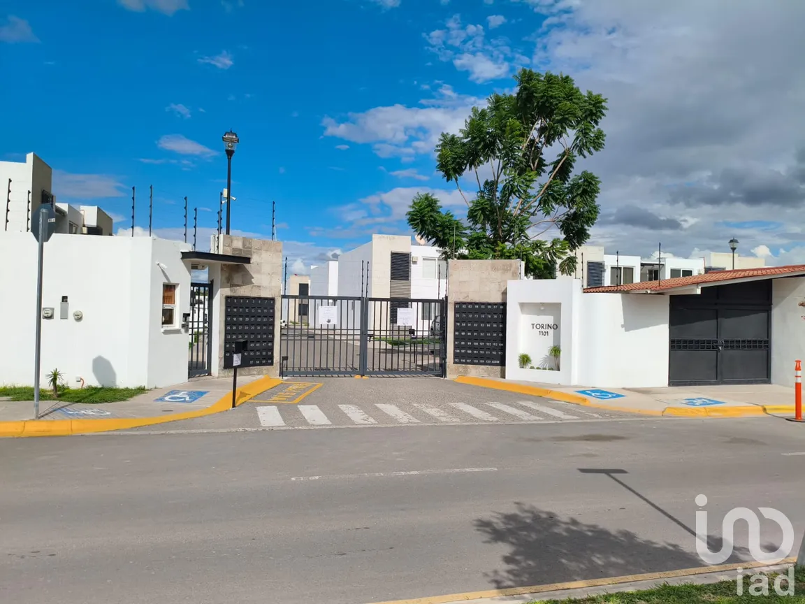 Departamento en Venta en Tres Cantos Residencial, Querétaro, Querétaro | NEX-259191 | iad México | Foto 2 de 16