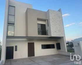 NEX-264457 - Casa en Venta, con 3 recamaras, con 3 baños, con 270 m2 de construcción en Valle de Juriquilla, CP 76100, Querétaro.