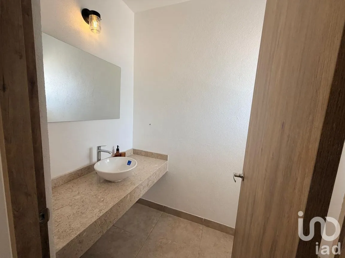 Casa en Venta en Residencial el Refugio, Querétaro, Querétaro | NEX-286000 | iad México | Foto 3 de 28