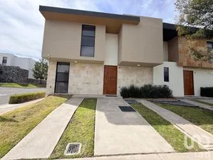 NEX-286029 - Casa en Venta, con 3 recamaras, con 2 baños, con 160 m2 de construcción.