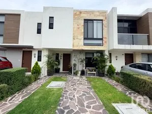 NEX-302868 - Casa en Venta, con 3 recamaras, con 21 baños, con 138 m2 de construcción.