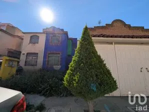 NEX-240803 - Casa en Venta, con 2 recamaras, con 1 baño, con 53 m2 de construcción en San Buenaventura, CP 56536, México.